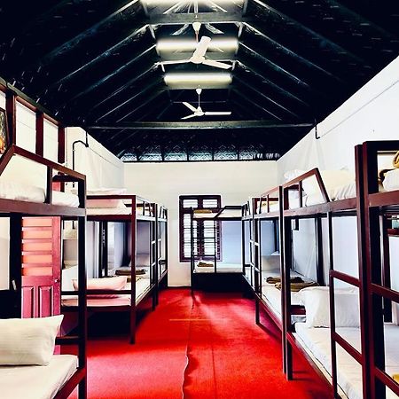 Hotel The Shire Sultan Bathery Zewnętrze zdjęcie