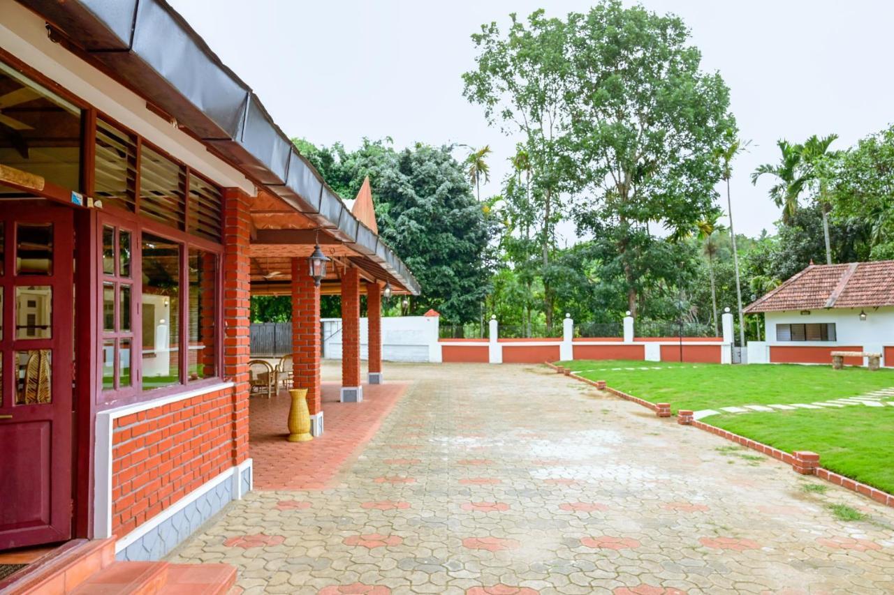 Hotel The Shire Sultan Bathery Zewnętrze zdjęcie