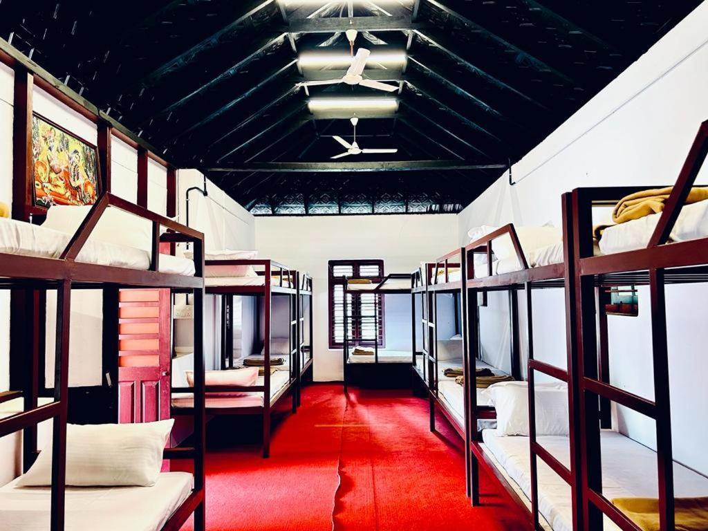 Hotel The Shire Sultan Bathery Zewnętrze zdjęcie